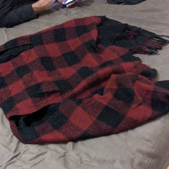 Plaid sweater/vest - Picture 2 of 2